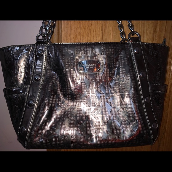 Grey metallic Michael Kors hand/shoulder bag!💖 - Picture 1 of 5